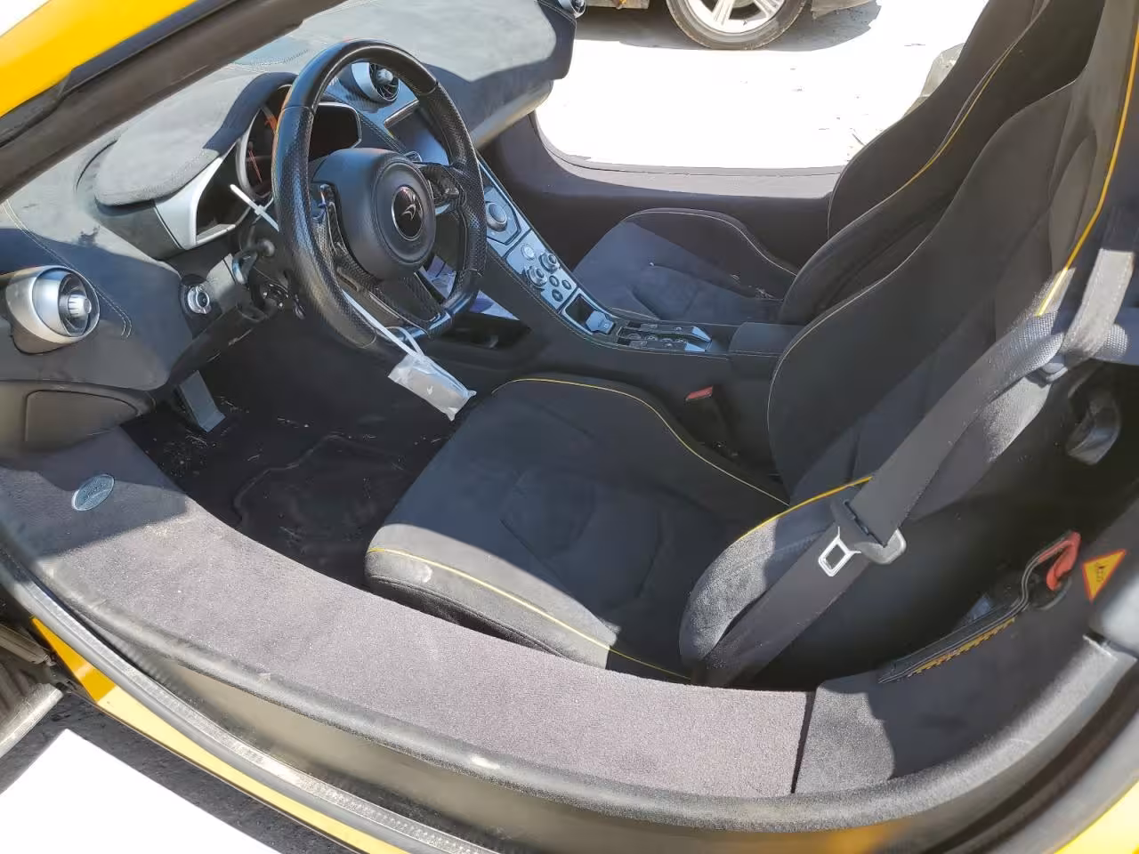 Vehicle photo 7